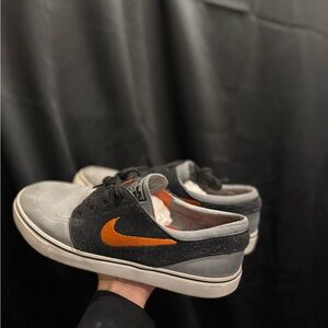 Stefan Janoski Nikes - Men’s SZ 12